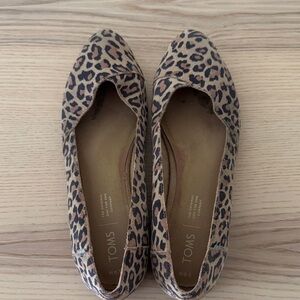 TOMS Leopard Print Slip-On Flats in Tan and Black
